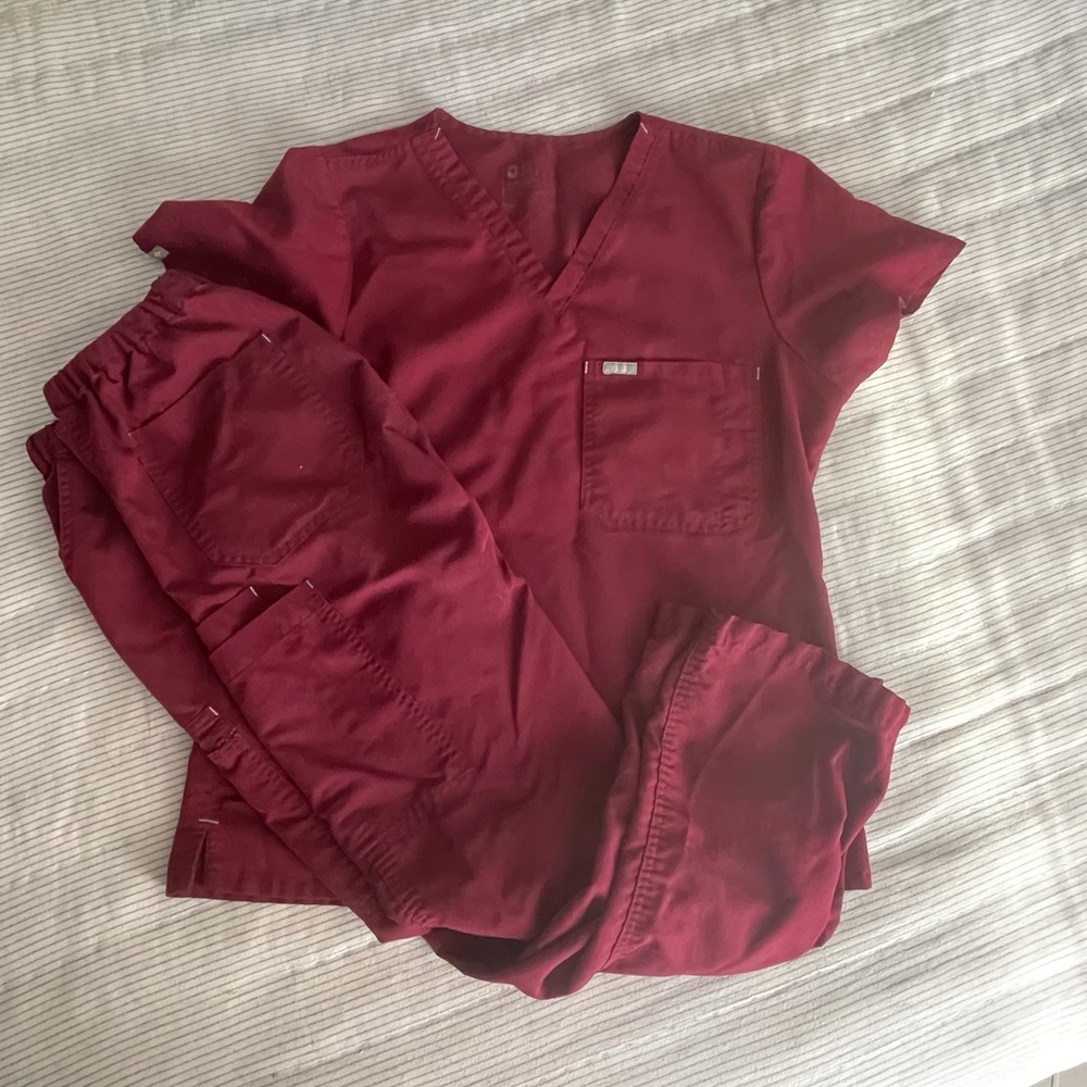 Figs scrub set - burgundy M/L